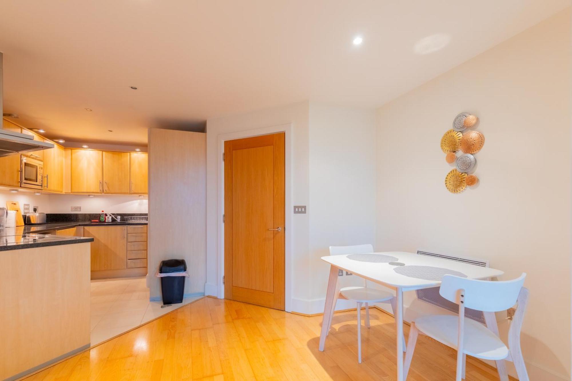 Sleek 1bd Flat With View Of The River Thames Appartement *